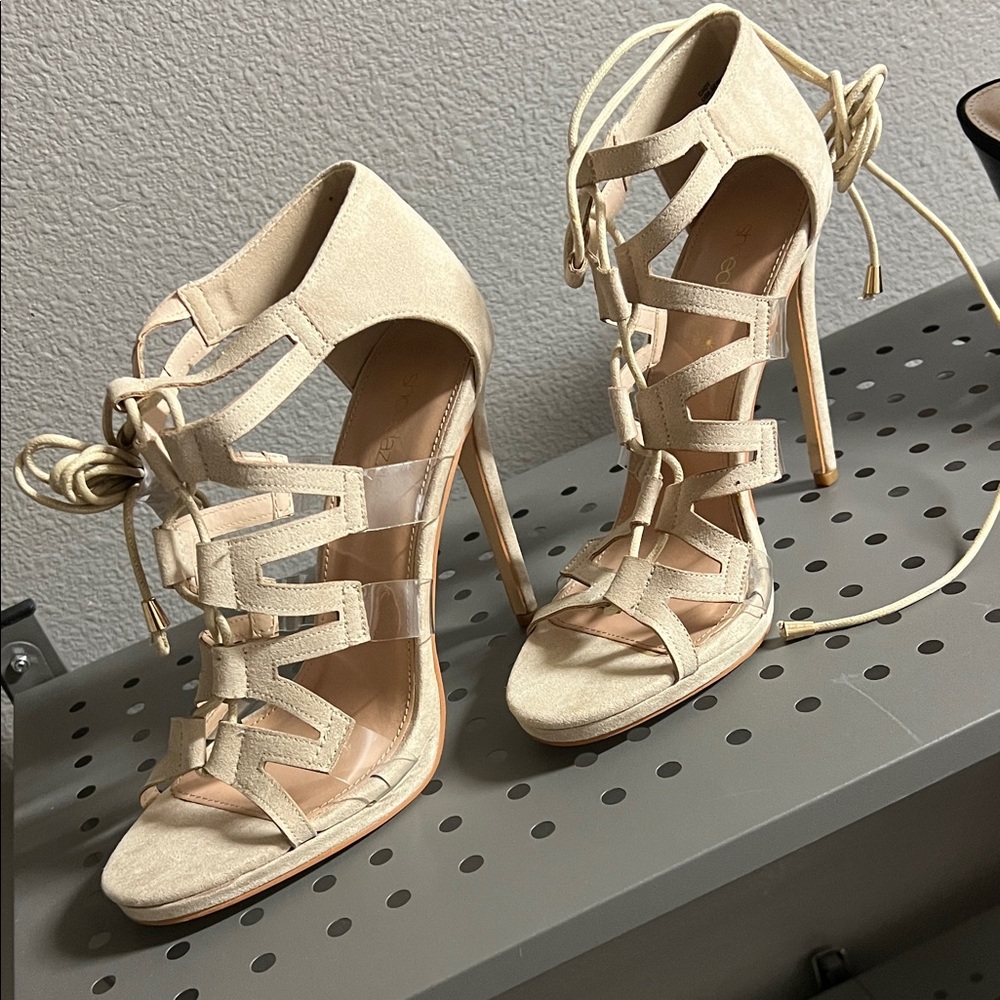Shoe Dazzle Beige Strappy Heels